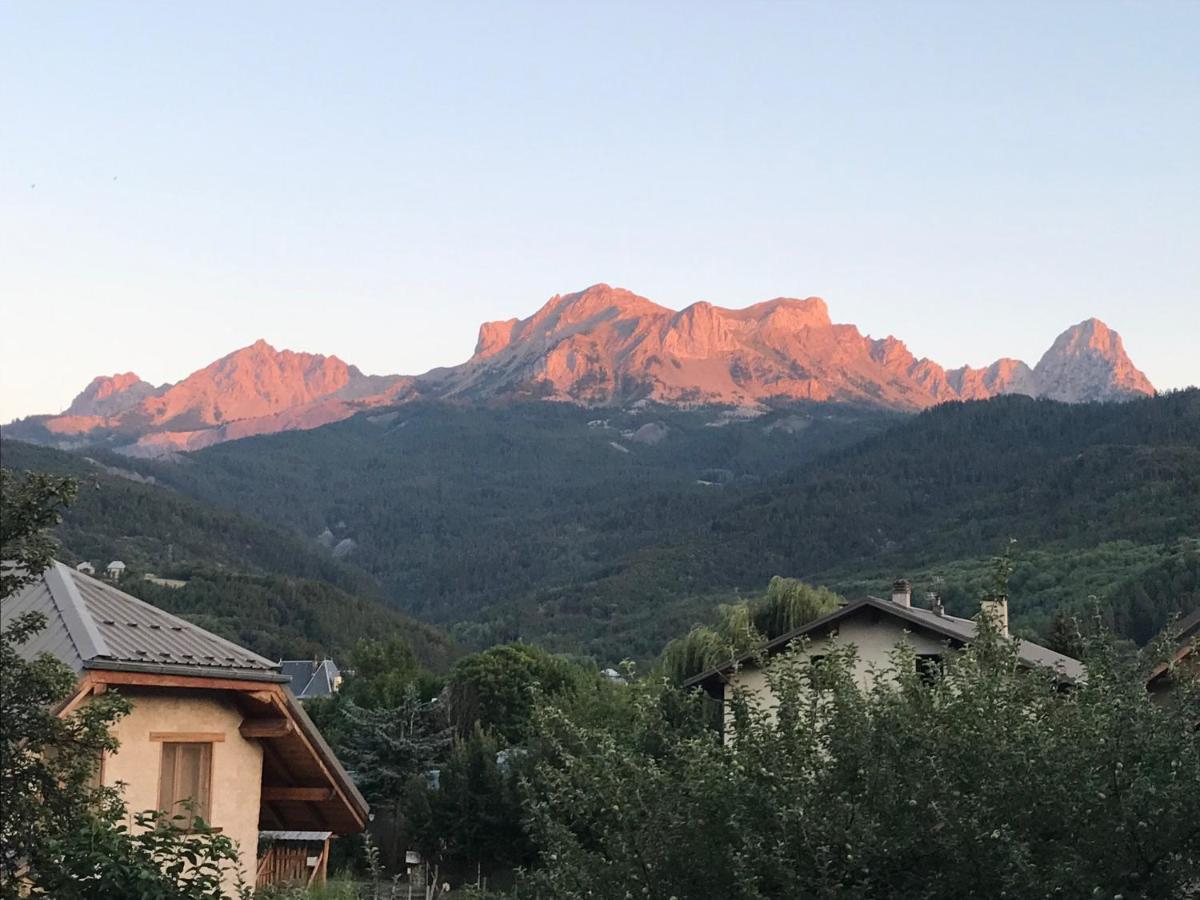 Meyronnes 3 Vue Degagee Montagnes Apartment